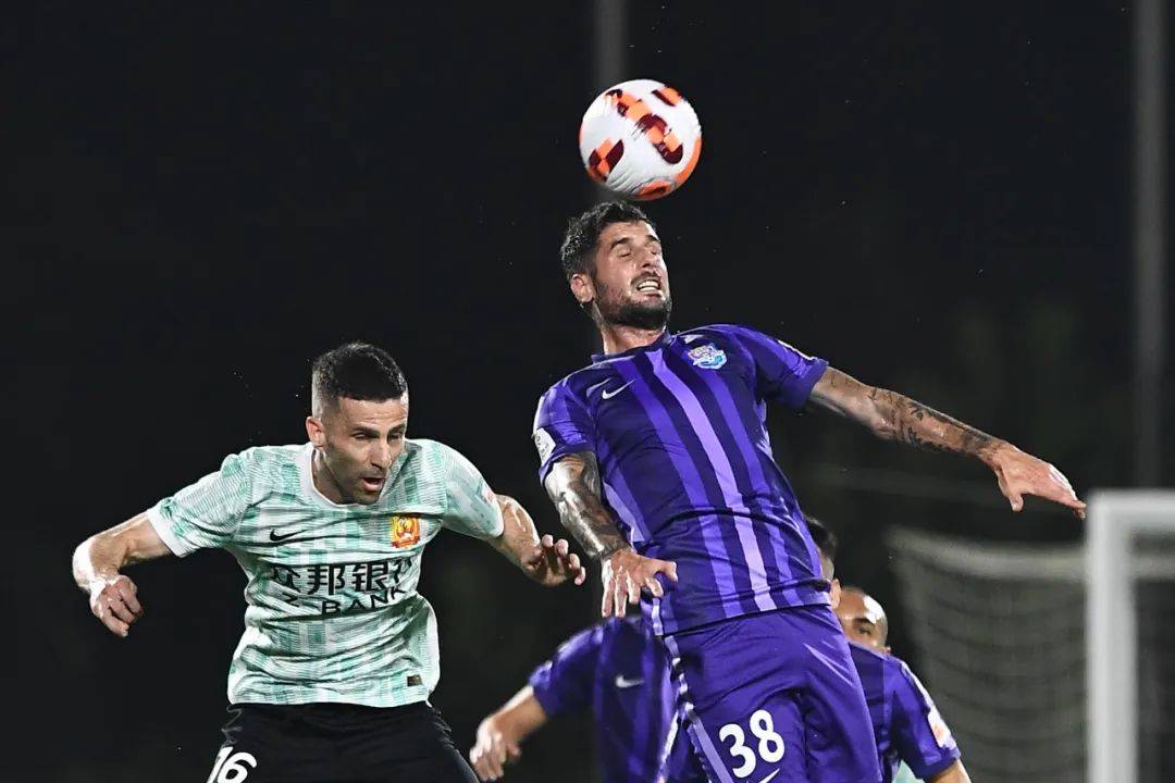 竞技宝-包含足球超级杯上演强强对话,北城貔貅队绝杀蓬莱灰熊队,多点开花奏效;二次进攻频频奏效的词条