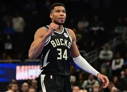 竞技宝-包含JackeyLove巅峰对决，哈登与40激战尤文图斯分钟，回归赛场胜负难料！的词条
